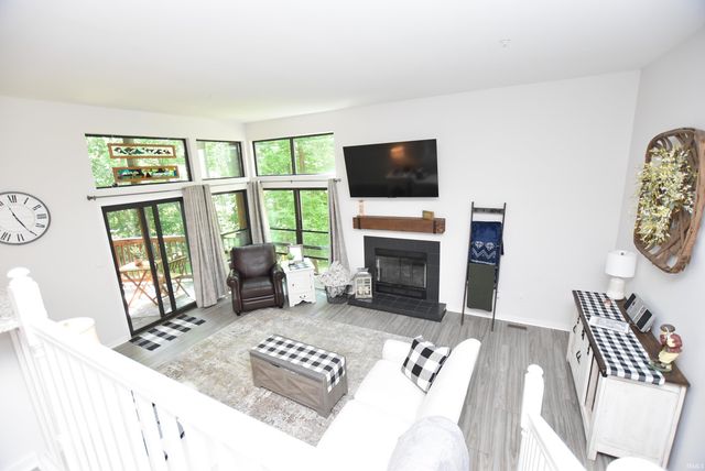 9473 S Pointe Lasalles Dr Unit 96, Bloomington, IN 47401