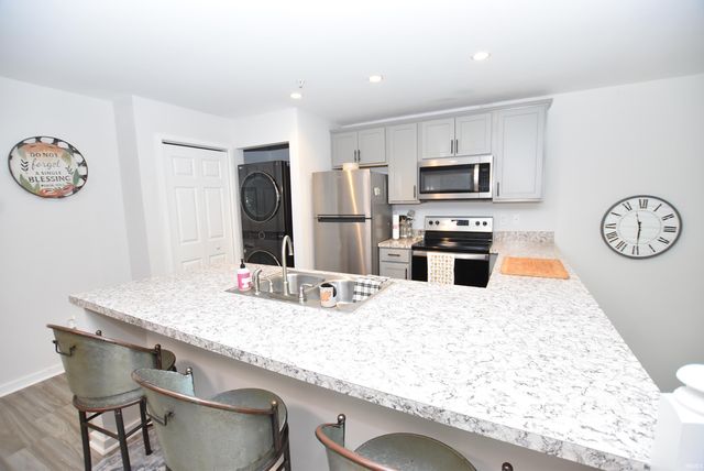 9473 S Pointe Lasalles Dr Unit 96, Bloomington, IN 47401