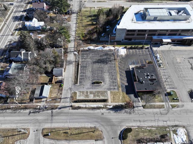 103 S Madison Street, Traverse City, MI 49684