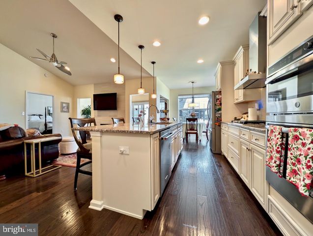 4139 CLEARBROOK RD, Emmaus, PA 18049