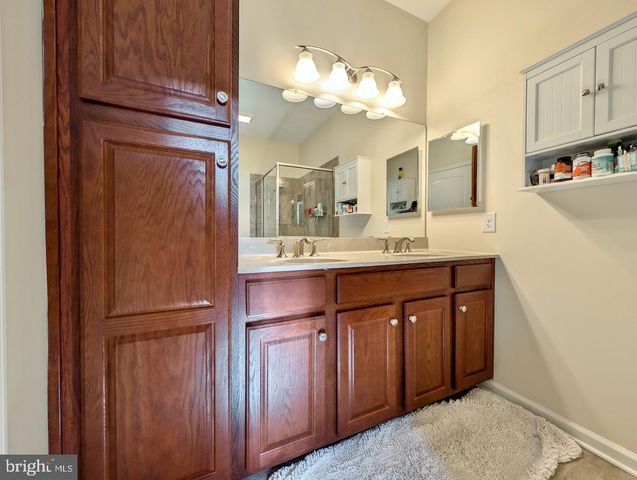 4139 CLEARBROOK RD, Emmaus, PA 18049