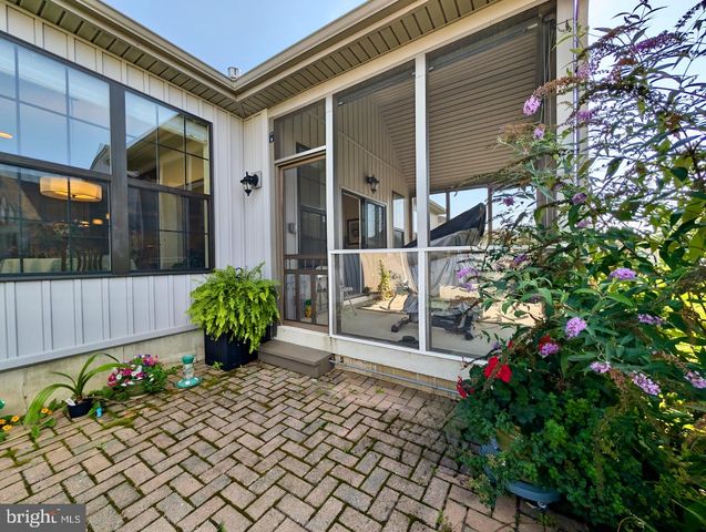 4139 CLEARBROOK RD, Emmaus, PA 18049