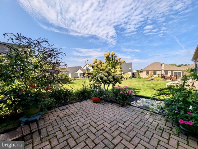 4139 CLEARBROOK RD, Emmaus, PA 18049