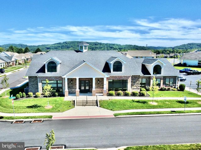 4139 CLEARBROOK RD, Emmaus, PA 18049
