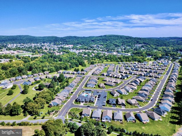 4139 CLEARBROOK RD, Emmaus, PA 18049