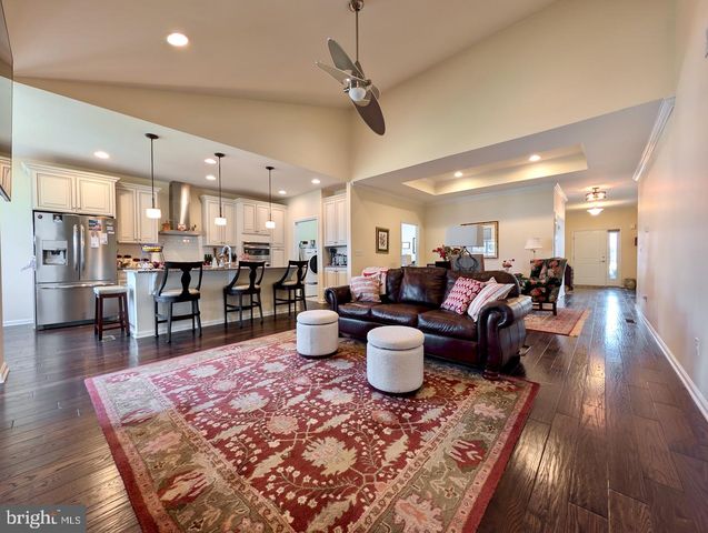 4139 CLEARBROOK RD, Emmaus, PA 18049