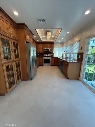 1734 N Yurok, Orange, CA 92867