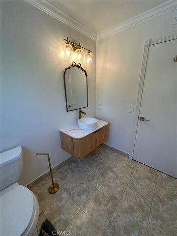 1734 N Yurok, Orange, CA 92867