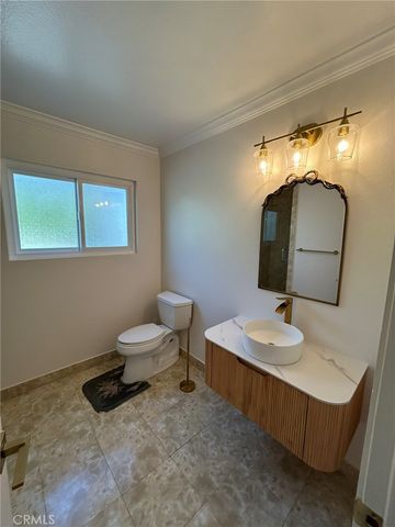 1734 N Yurok, Orange, CA 92867