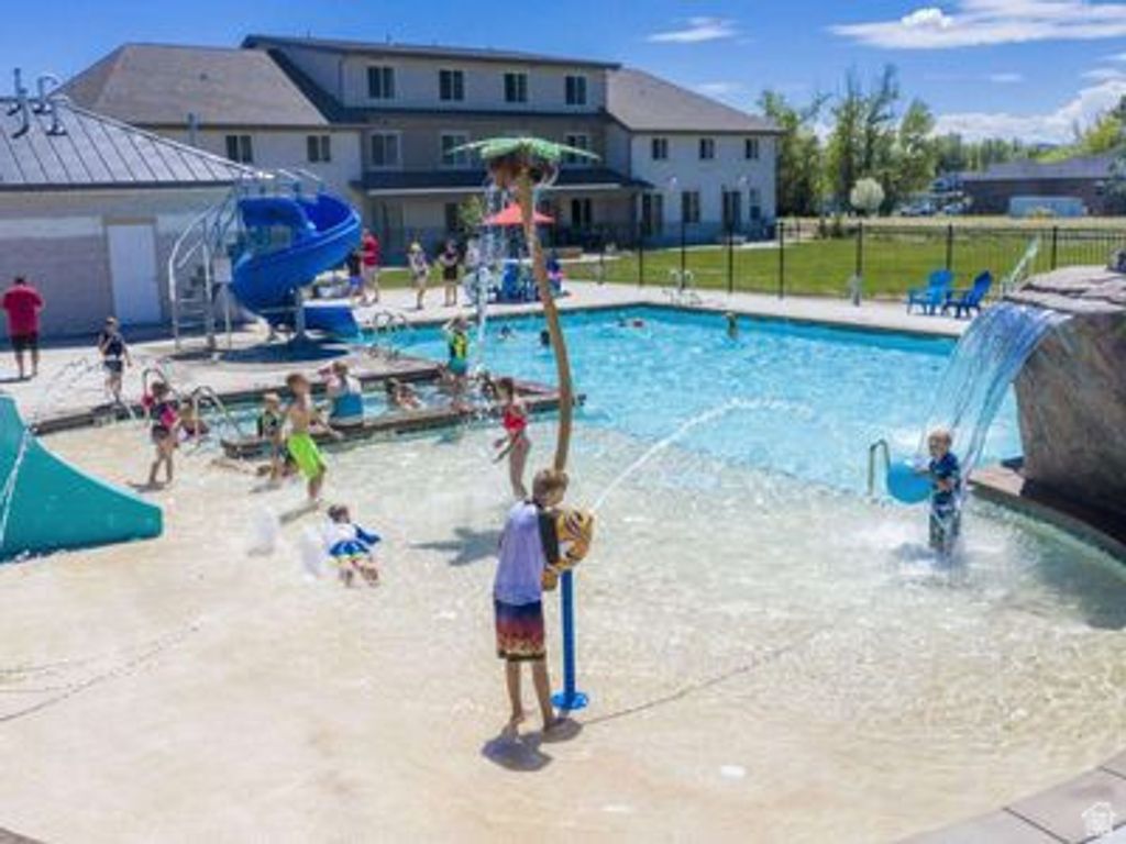 Image 13 of property listing at 140 W 150 S, Garden City, UT 84028