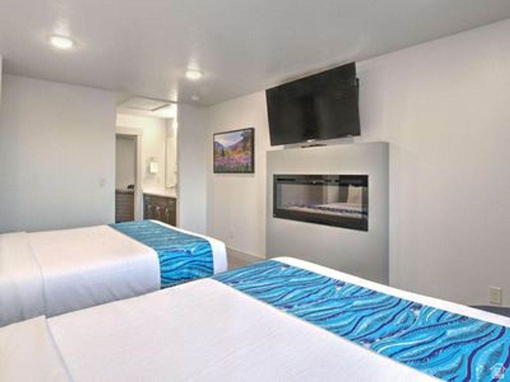 Image 8 of property listing at 140 W 150 S, Garden City, UT 84028