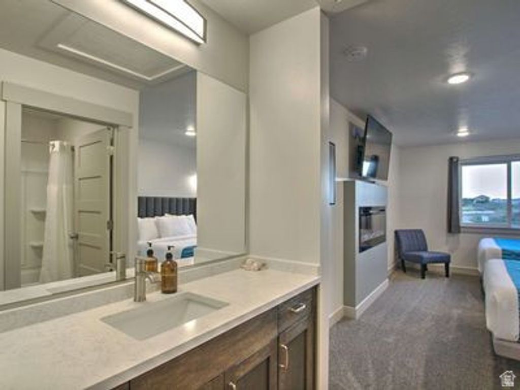 Image 9 of property listing at 140 W 150 S, Garden City, UT 84028