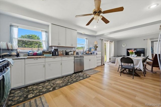 8565 Potomac Street, Center Line, MI 48015