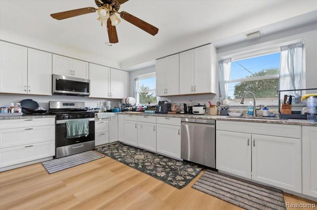 8565 Potomac Street, Center Line, MI 48015