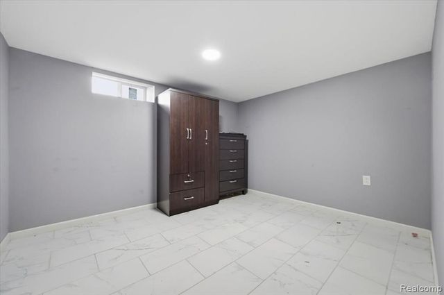8565 Potomac Street, Center Line, MI 48015