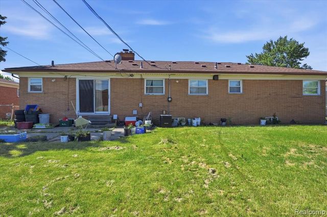 8565 Potomac Street, Center Line, MI 48015