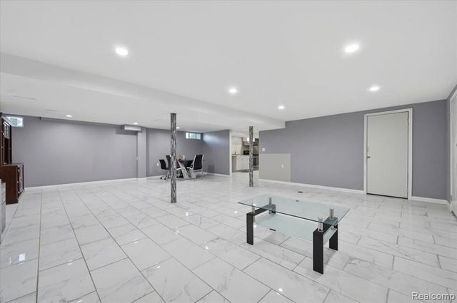 8565 Potomac Street, Center Line, MI 48015