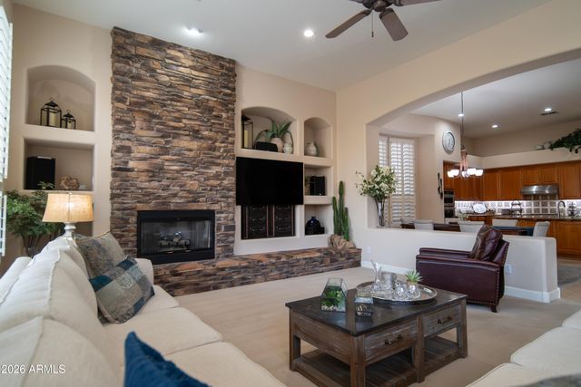 14221 S 2ND Street, Phoenix, AZ 85048