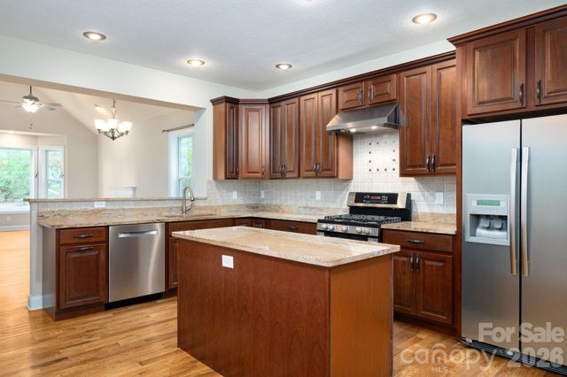 17 Bohemian Lane, Asheville, NC 28805