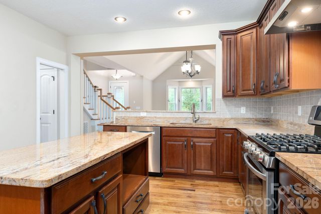 17 Bohemian Lane, Asheville, NC 28805