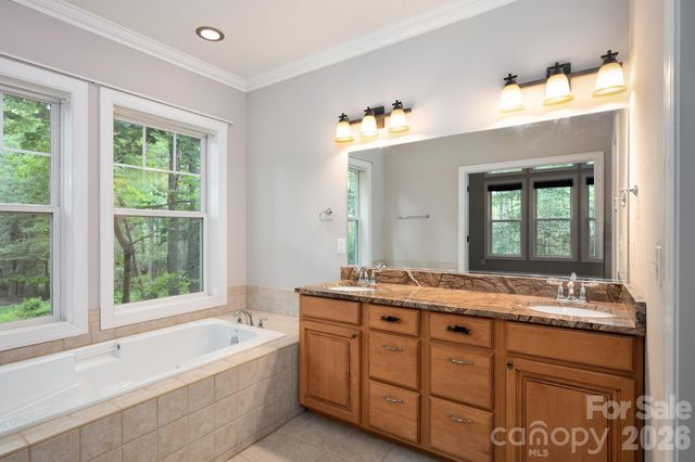 17 Bohemian Lane, Asheville, NC 28805