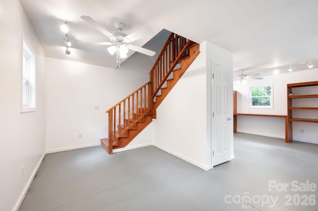 17 Bohemian Lane, Asheville, NC 28805