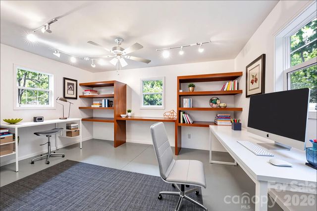 17 Bohemian Lane, Asheville, NC 28805