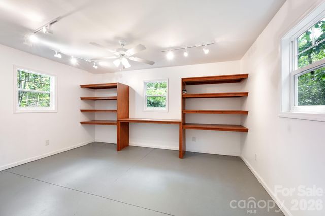 17 Bohemian Lane, Asheville, NC 28805