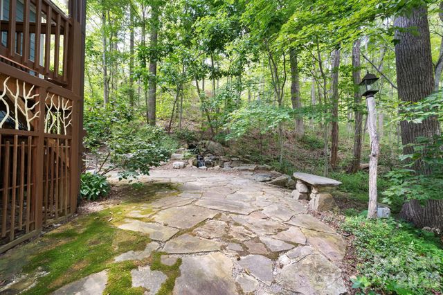17 Bohemian Lane, Asheville, NC 28805