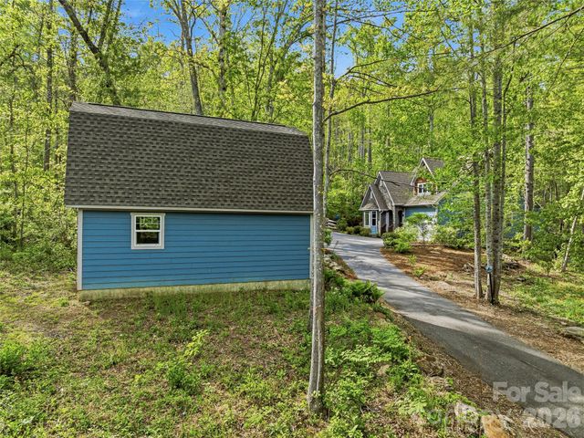 17 Bohemian Lane, Asheville, NC 28805