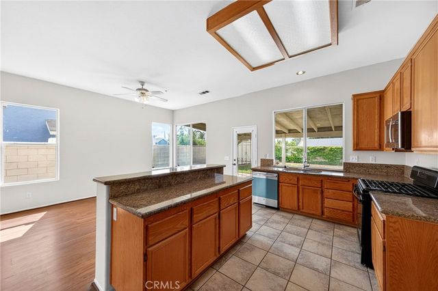 15165 Beartree St, Fontana, CA 92336