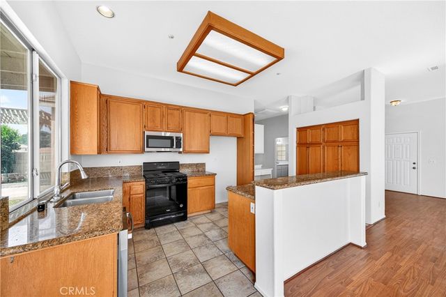 15165 Beartree St, Fontana, CA 92336