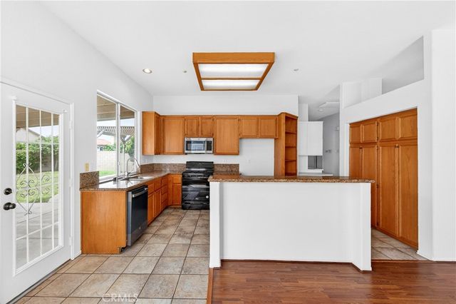15165 Beartree St, Fontana, CA 92336