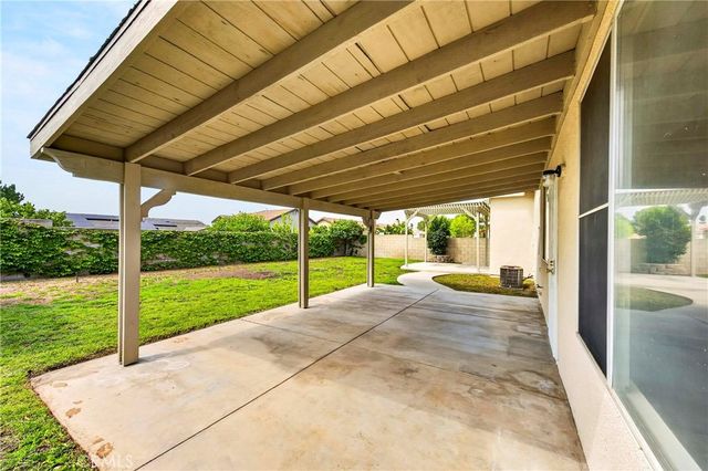 15165 Beartree St, Fontana, CA 92336