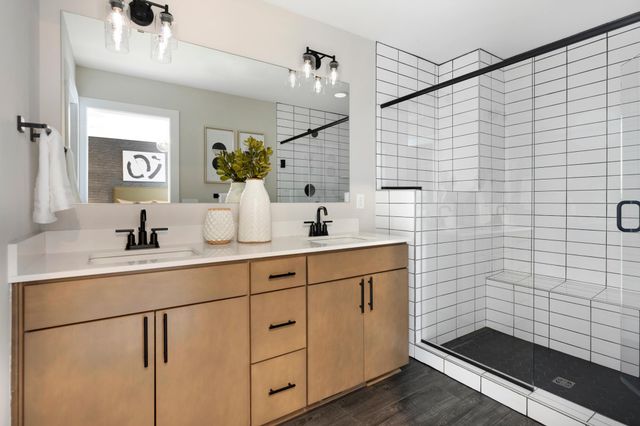 906 Woodlawn Avenue E, Saint Paul, MN 55116