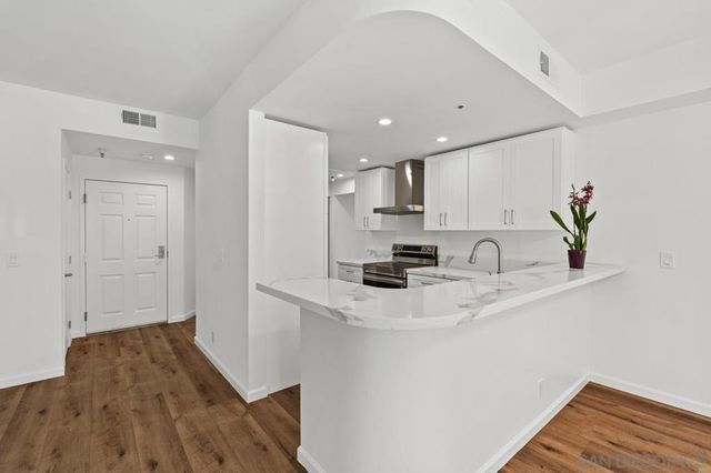 655 Columbia St 108, San Diego, CA 92101