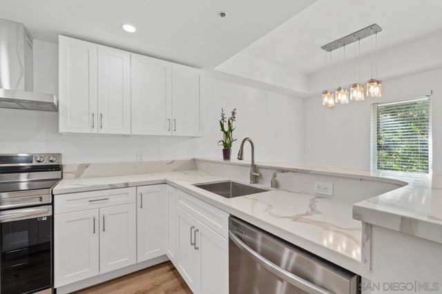 655 Columbia St 108, San Diego, CA 92101