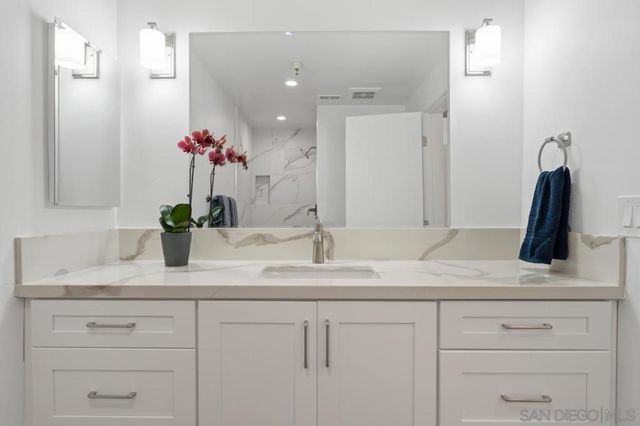 655 Columbia St 108, San Diego, CA 92101