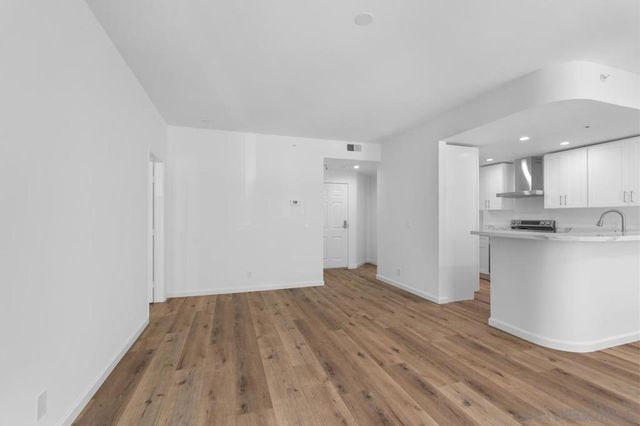 655 Columbia St 108, San Diego, CA 92101