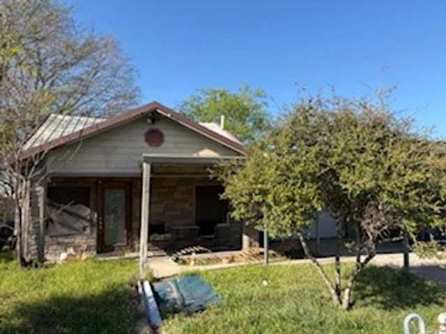 1129 E Palestine Street, Mexia, TX 76667
