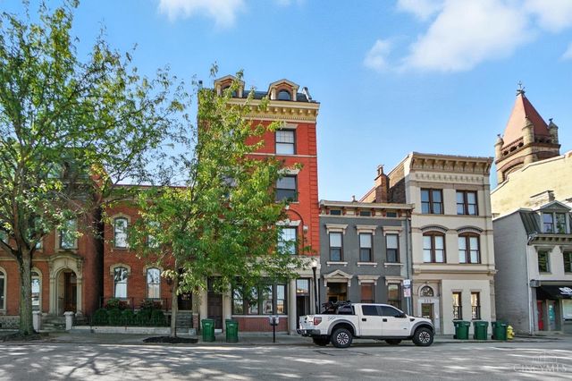 221 W Ninth Street, Cincinnati, OH 45202
