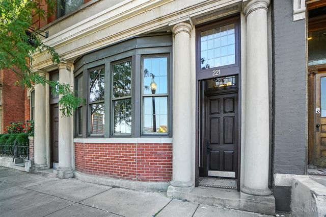 221 W Ninth Street, Cincinnati, OH 45202