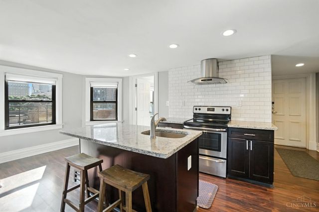 221 W Ninth Street, Cincinnati, OH 45202