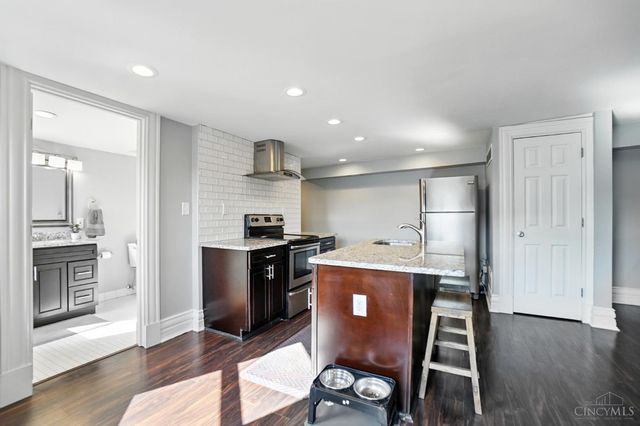221 W Ninth Street, Cincinnati, OH 45202
