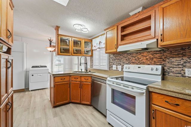 203 Skippers Ct., Little River, SC 29566