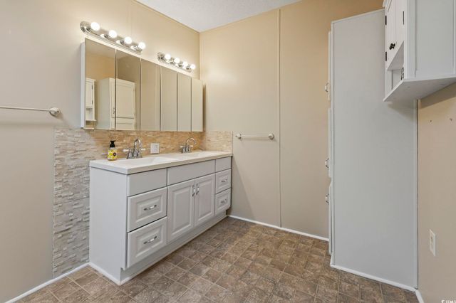 203 Skippers Ct., Little River, SC 29566