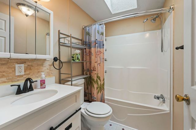 203 Skippers Ct., Little River, SC 29566