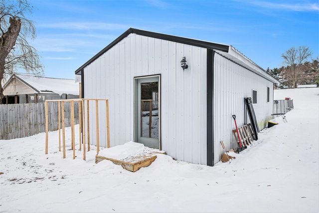 29726 Fawn River Road, Sturgis, MI 49091