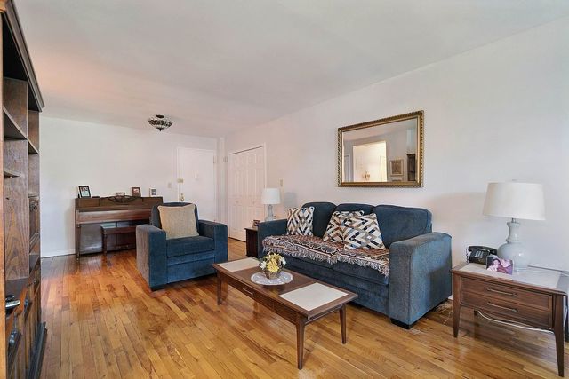 1130 Stadium Ave Apt 4E, New York City, NY 10465