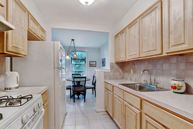 1130 Stadium Ave Apt 4E, New York City, NY 10465